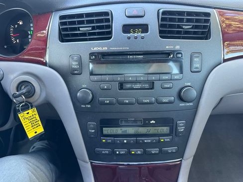 Used 2004 Lexus ES 330 FWD image 10