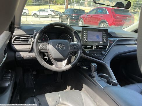 Used 2021 Toyota Camry SE FWD image 10