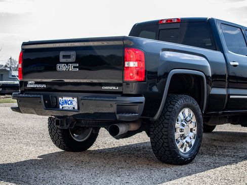 Used 2019 GMC Sierra 2500 Denali w/ Duramax Plus Package image 16