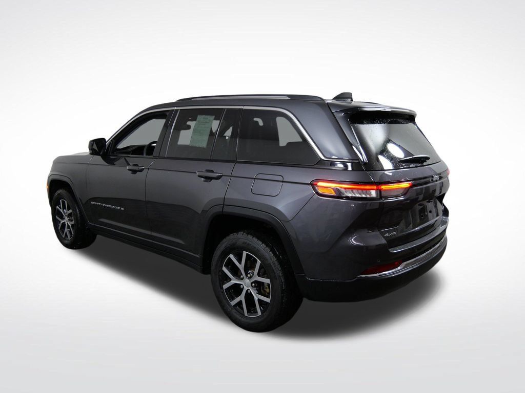 Used 2023 Jeep Grand Cherokee Limited AWD/4WD image 7