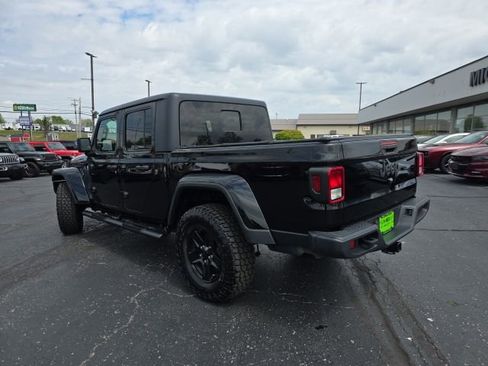 Used 2021 Jeep Gladiator Sport AWD/4WD image 5