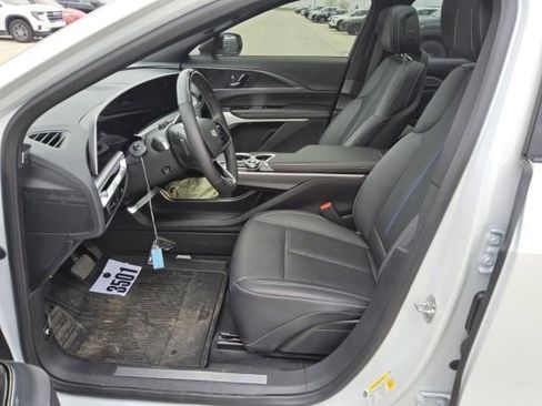 Used 2024 Cadillac Lyriq Sport w/ LPO, Floor Liner Package AWD/4WD image 5