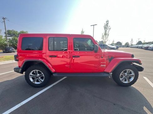 Used 2018 Jeep Wrangler Unlimited Sahara AWD/4WD image 4
