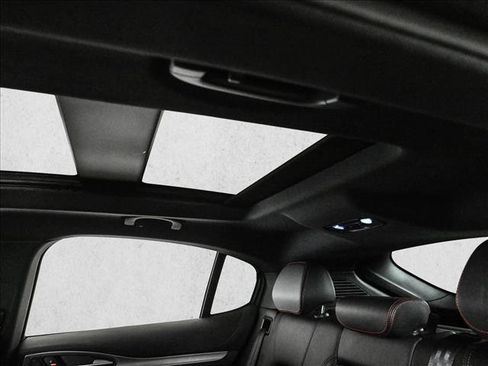 Used 2024 Alfa Romeo Stelvio AWD image 20