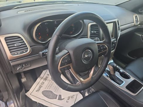 Used 2017 Jeep Grand Cherokee Limited w/ Trailer Tow Group IV image 16