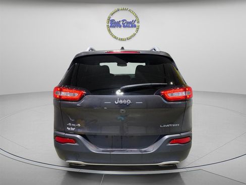 Used 2017 Jeep Cherokee Limited image 4
