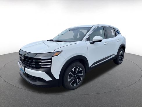 Used 2025 Nissan Kicks SV image 3