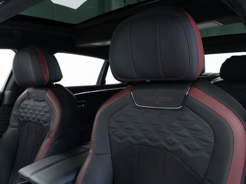 Certified 2025 Bentley Flying Spur Plug-In Hybrid image 16