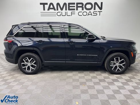 Used 2025 Jeep Grand Cherokee Limited w/ Luxury Tech Group II image 4