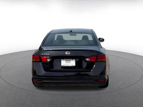 Used 2025 Nissan Altima 2.5 SV FWD image 10