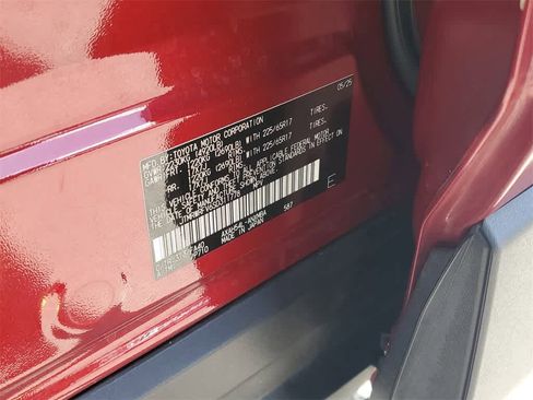 Used 2025 Toyota RAV4 XLE w/ Convenience Package image 19
