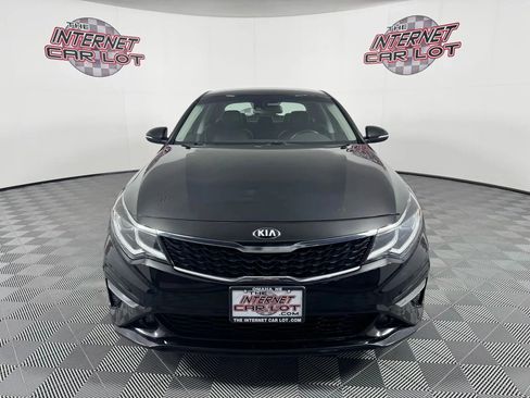 Used 2019 Kia Optima S FWD image 2