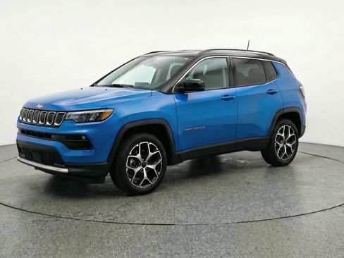 Used 2025 Jeep Compass Limited AWD/4WD image 3