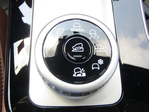 Used 2025 Mitsubishi Outlander SEL AWD/4WD image 27