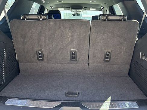 Used 2024 Chevrolet Tahoe Premier w/ Advanced Technology Package image 16