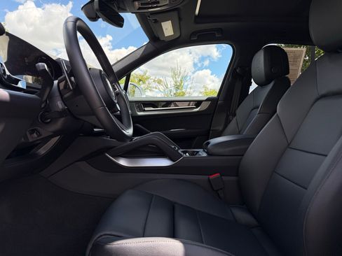 Certified 2025 Porsche Cayenne image 13