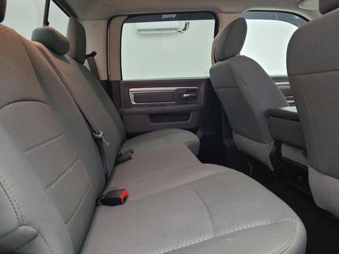 Used 2020 RAM 1500 Classic SLT image 19