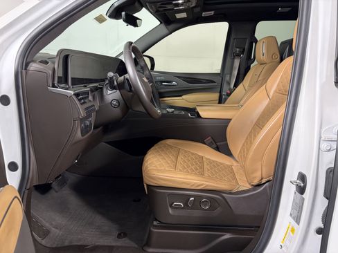 Certified 2024 Cadillac Escalade ESV Premium Luxury w/ Performance Package image 10