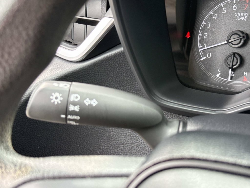 Used 2021 Toyota Corolla LE FWD image 35