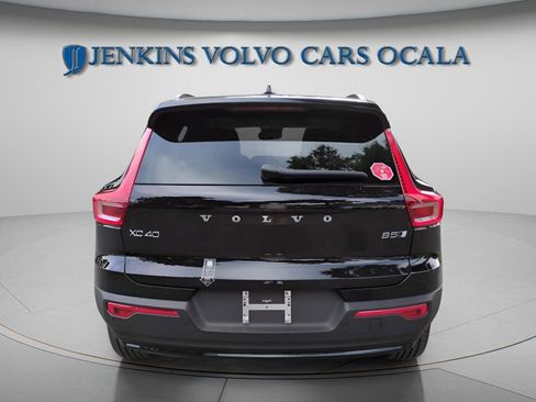 New 2025 Volvo XC40 B5 Plus w/ Protection Package Premier AWD/4WD image 4