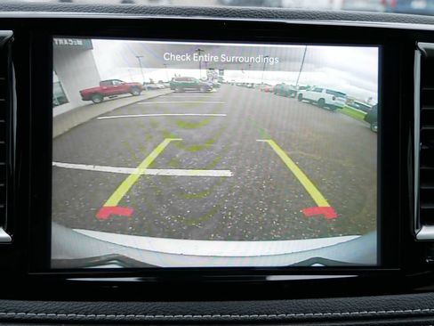 Used 2024 Chrysler Pacifica Limited FWD image 19