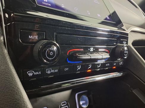 Used 2025 Jeep Grand Cherokee L Laredo w/ Trailer Tow Package image 25