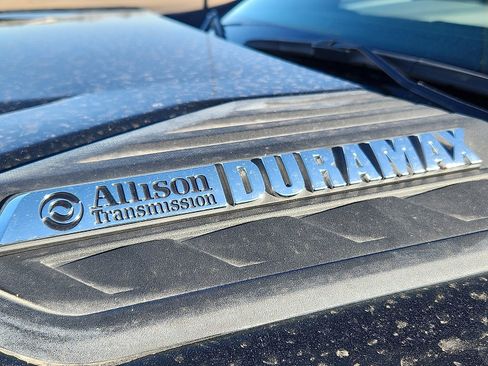 Used 2024 Chevrolet Silverado 3500 High Country w/ Technology Package image 8