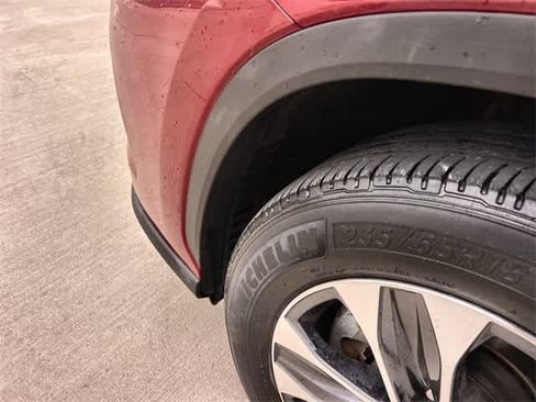 Used 2021 Toyota Highlander XLE image 23