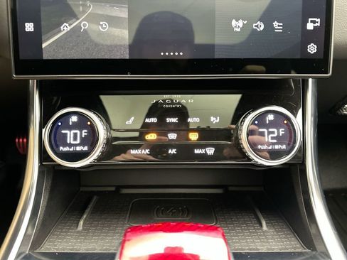 Used 2021 Jaguar XF R-Dynamic SE image 13