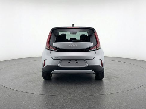Used 2025 Kia Soul LX w/ LX Technology Package FWD image 6