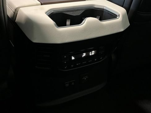 Used 2023 Toyota Sequoia Capstone AWD/4WD image 41