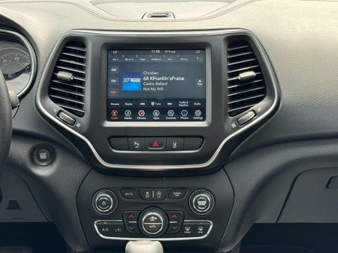 Used 2021 Jeep Cherokee Latitude Lux w/ Sun & Sound Group AWD/4WD image 16