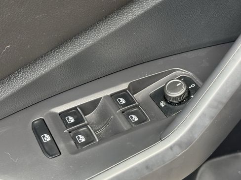 Used 2024 Volkswagen Jetta SE image 26