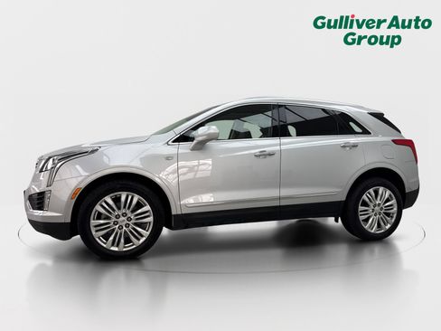 Used 2019 Cadillac XT5 Premium Luxury AWD/4WD image 2