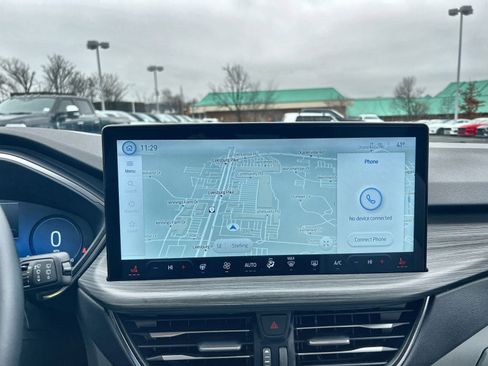 Used 2025 Ford Escape SE w/ PHEV Premium Package image 20