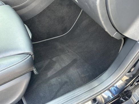 Used 2018 Mercedes-Benz GLA 250 4MATIC image 35
