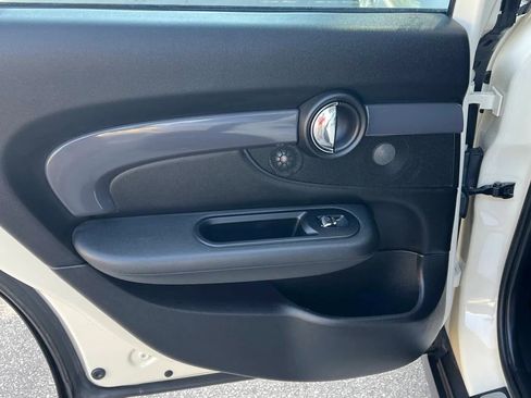 Used 2017 MINI Cooper Clubman S image 13