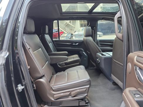 Used 2021 GMC Yukon XL Denali w/ Denali Premium Package AWD/4WD image 33