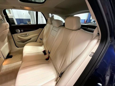 Used 2018 Mercedes-Benz E 400 4MATIC Wagon image 15