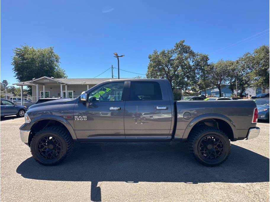 Used 2018 RAM 1500 Laramie w/ Convenience Group AWD/4WD image 4