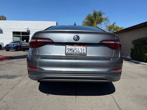 Used 2024 Volkswagen Jetta SE FWD image 12