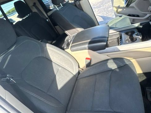 Used 2020 RAM 1500 Big Horn AWD/4WD image 37