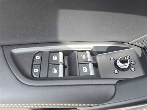 Used 2025 Audi Q5 2.0T Premium Plus w/ Premium Plus Package image 24