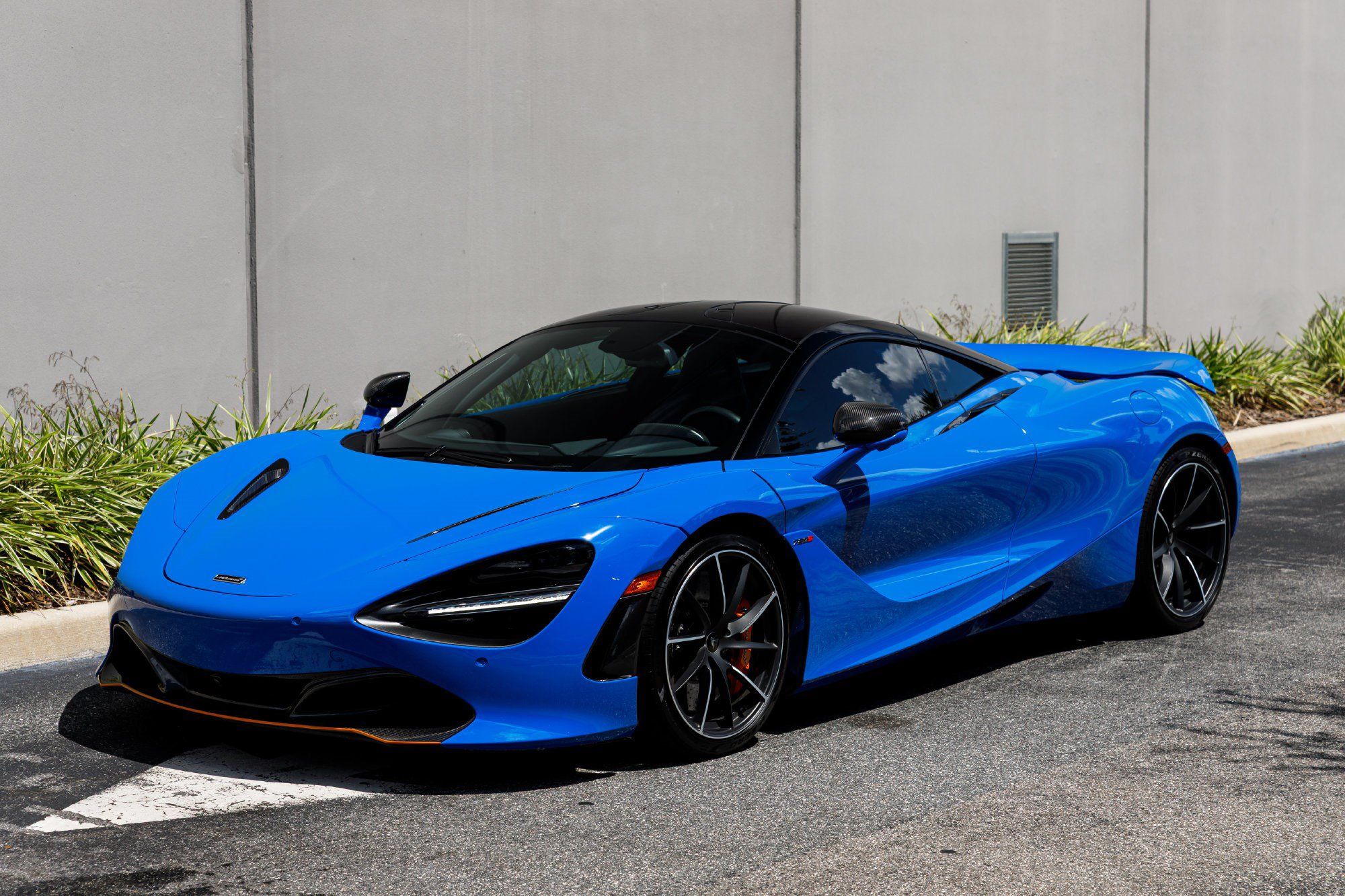 Used 2019 McLaren 720S Luxury RWD image 3