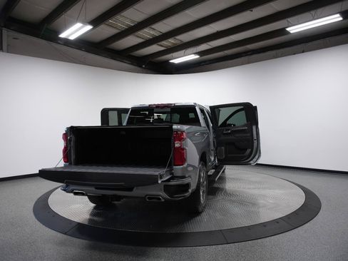 Used 2025 Chevrolet Silverado 1500 High Country w/ Technology Package AWD/4WD image 15