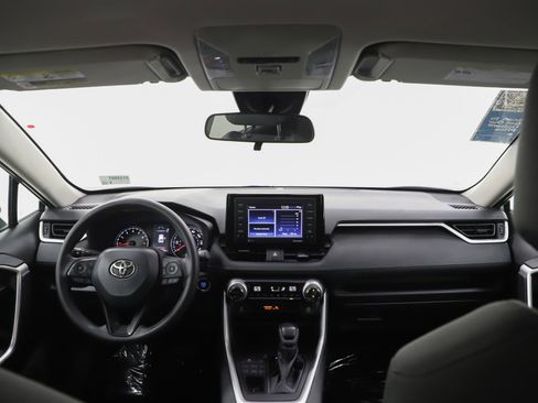 Used 2022 Toyota RAV4 XLE image 13