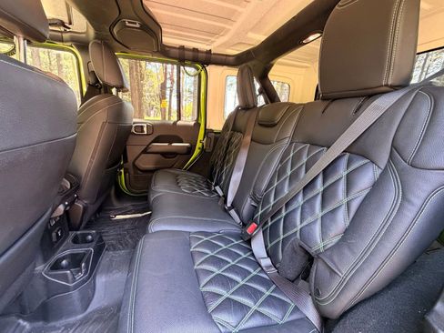 Used 2019 Jeep Wrangler Unlimited Sahara w/ Uconnect 4C Nav & Sound Group AWD/4WD image 14
