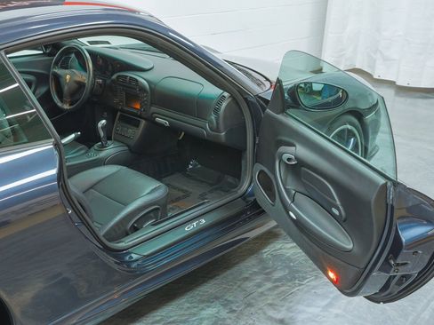 Used 2004 Porsche 911 GT3 image 83