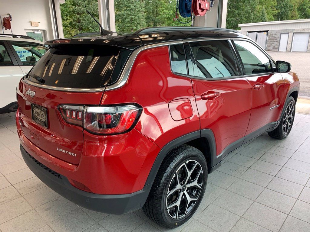 Used 2025 Jeep Compass Limited AWD/4WD image 15