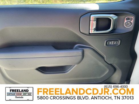 New 2025 Jeep Gladiator Rubicon w/ Convenience Group image 17